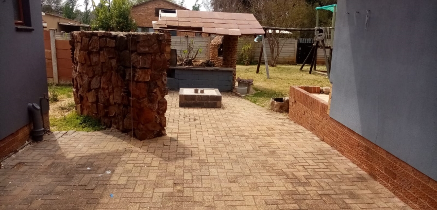 3 Bedroom Property for Sale in Songloed North West